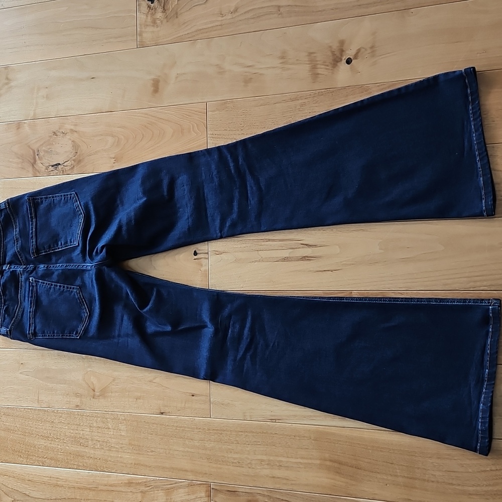 Dynamite High Rise Flared Jeans, Size 26 - Picture 3 of 8